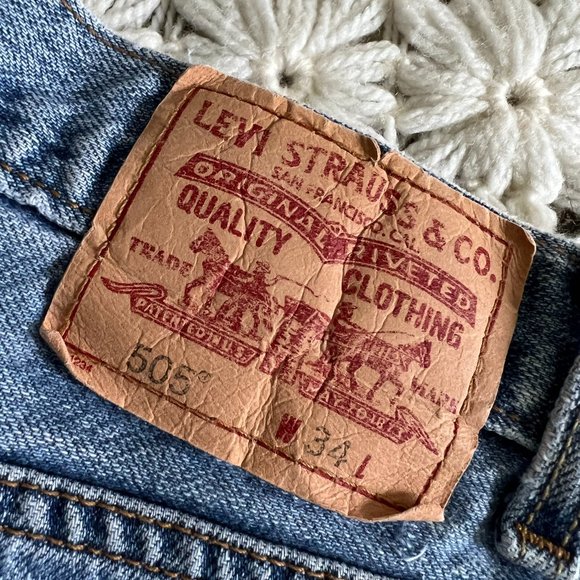 LEVI'S Classic Blue Denim 505 High Waisted Bermuda Jean Shorts - Picture 7 of 10